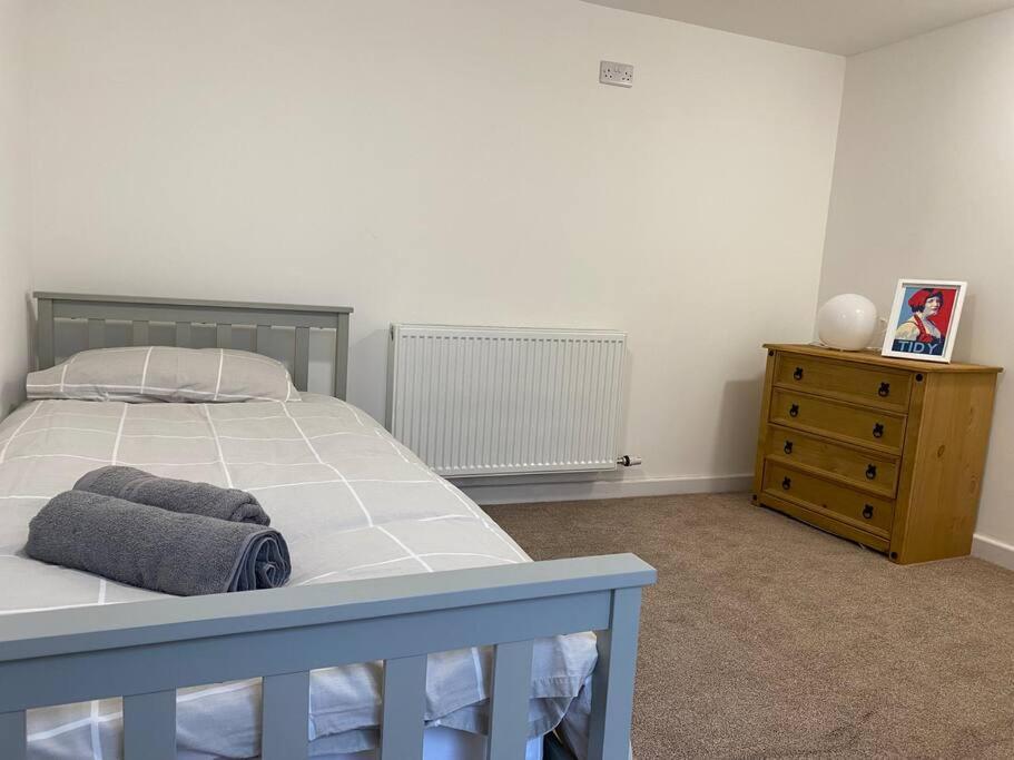 Modern 2 Bedroom Cottage Near Bike Park Wales. マーサー・ティドビル エクステリア 写真