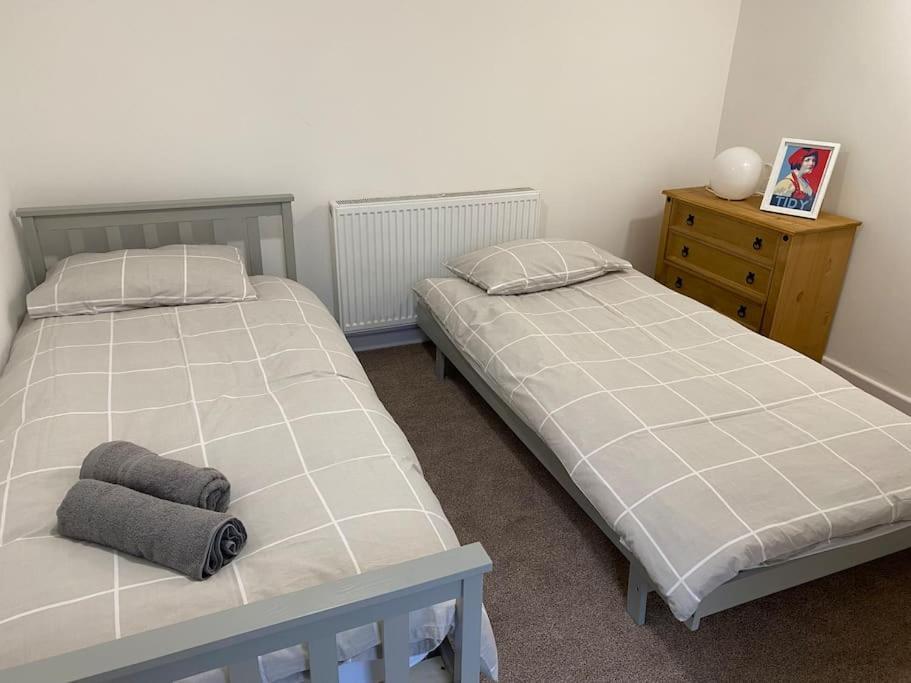 Modern 2 Bedroom Cottage Near Bike Park Wales. マーサー・ティドビル エクステリア 写真